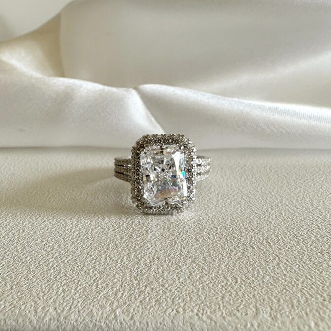 Octavia Engagement Ring - Image 3