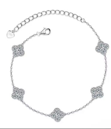 Bloom Four Clover Moissanite Bracelet