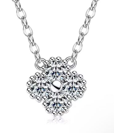 Bloom Four Clover Moissanite Necklace